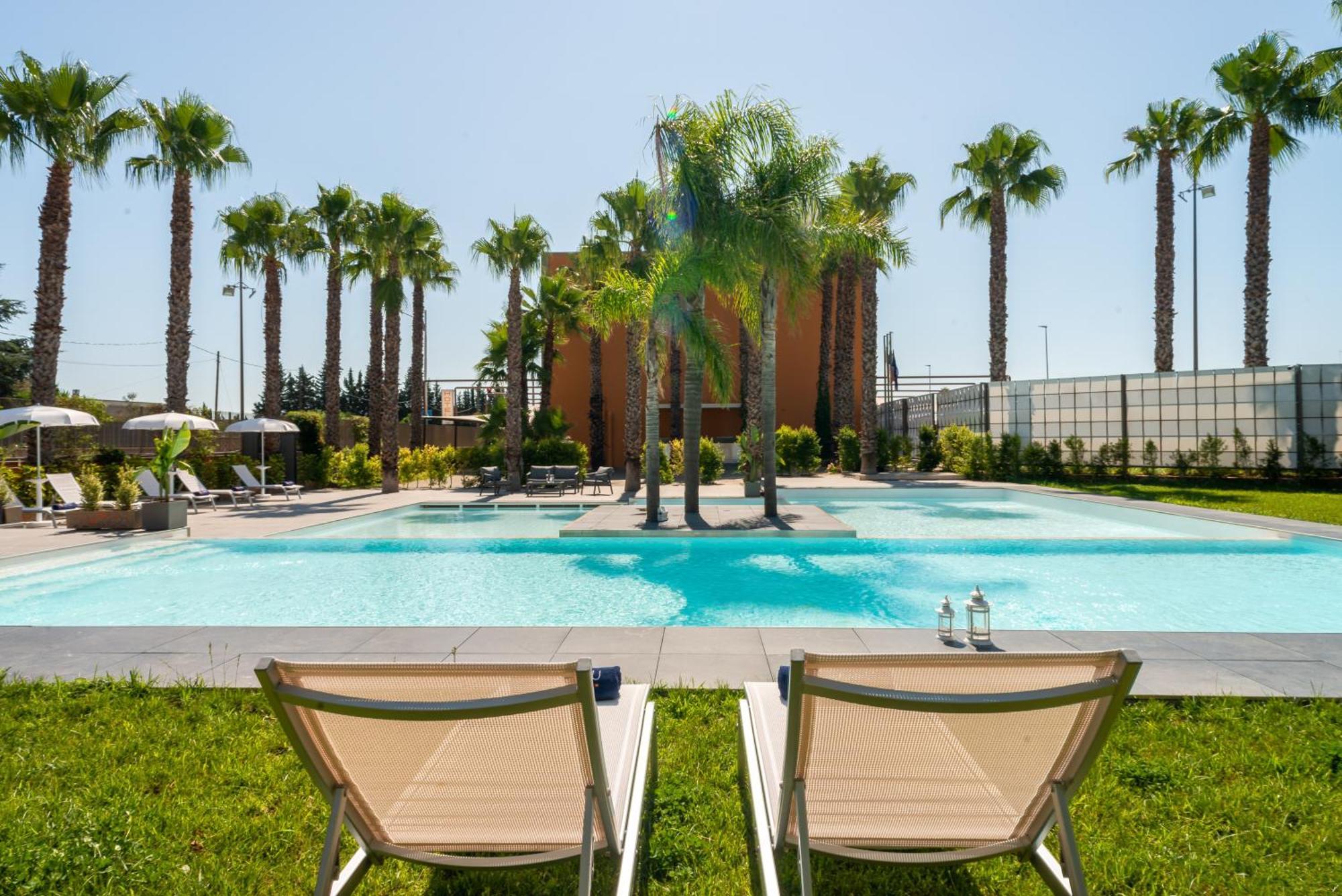 Sanlu Hotel Serrano Buitenkant foto