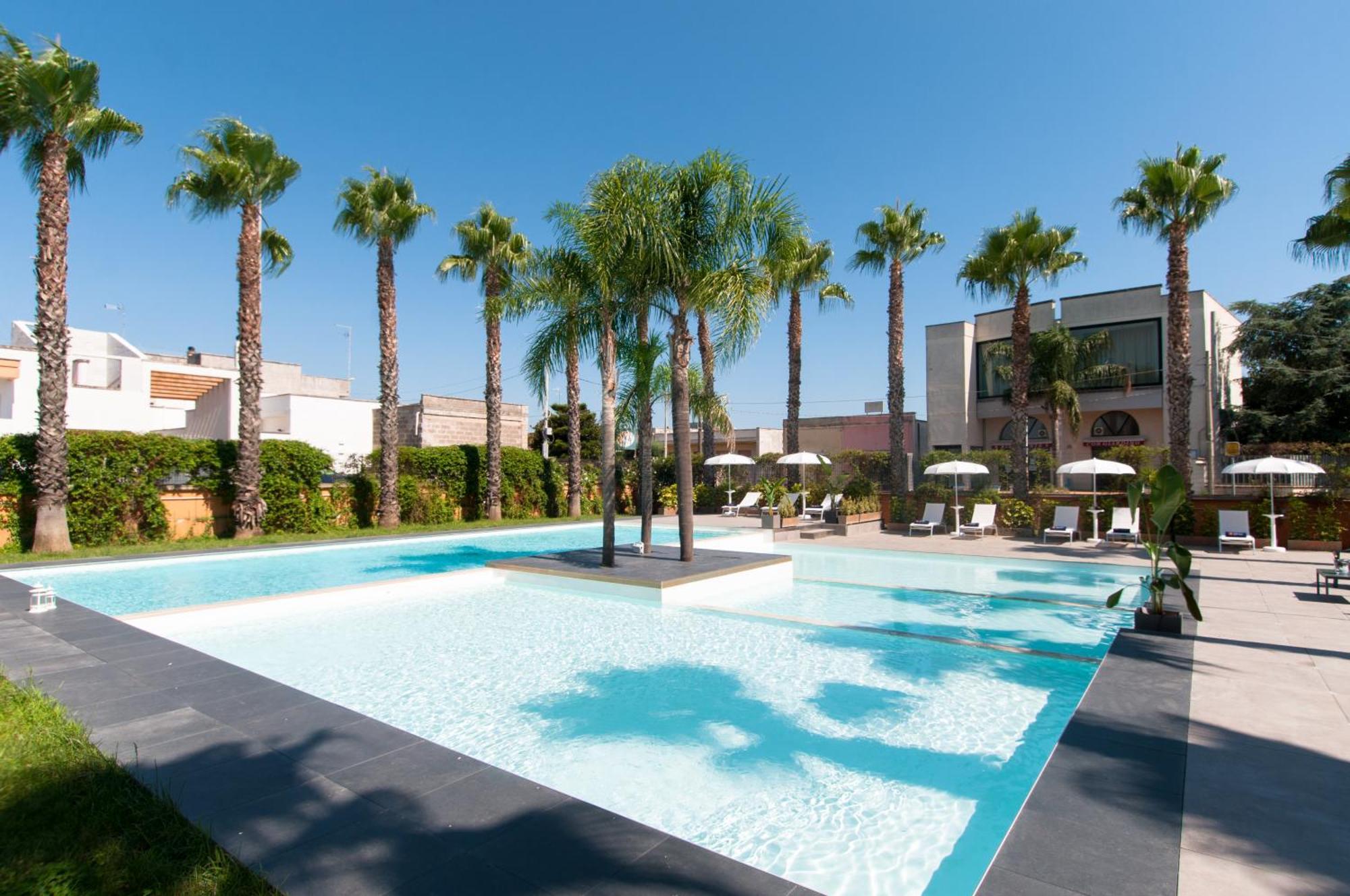 Sanlu Hotel Serrano Buitenkant foto